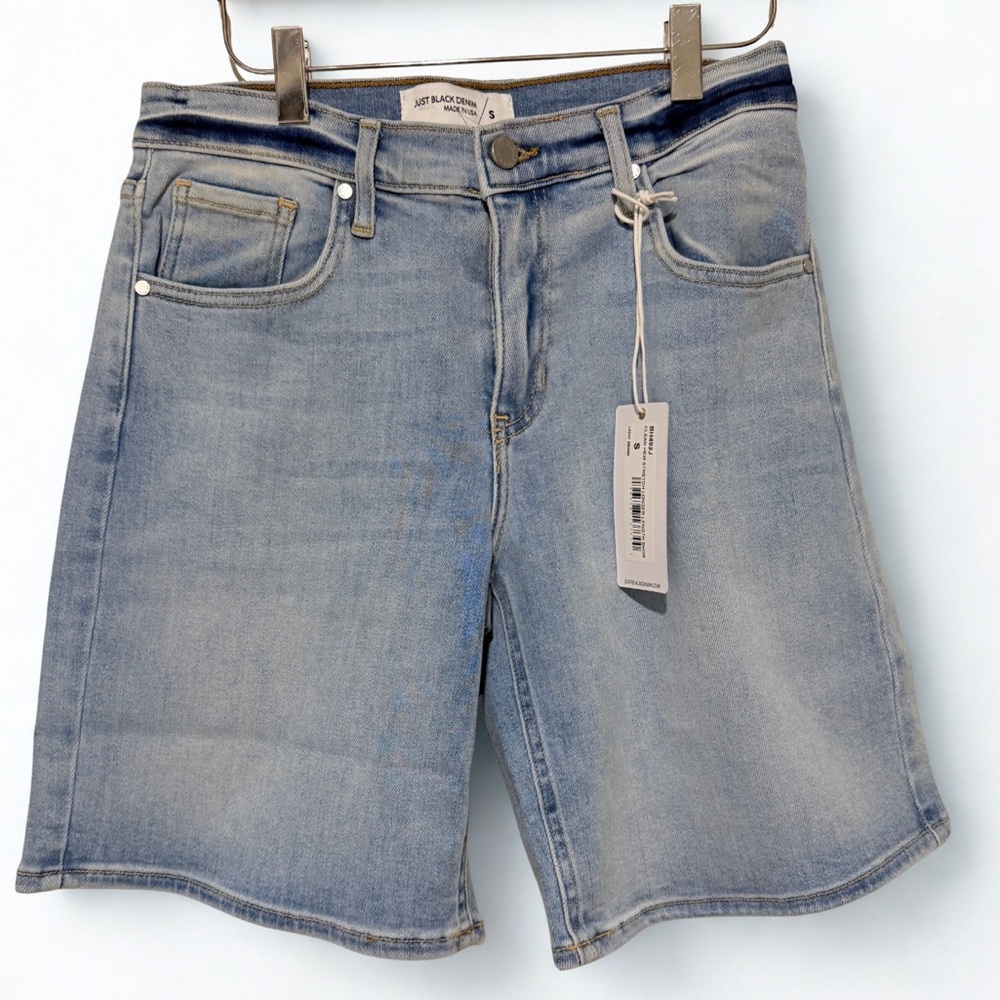 NWT Just Black Denim High-Waisted Stretch Bermuda Shorts - Size Small